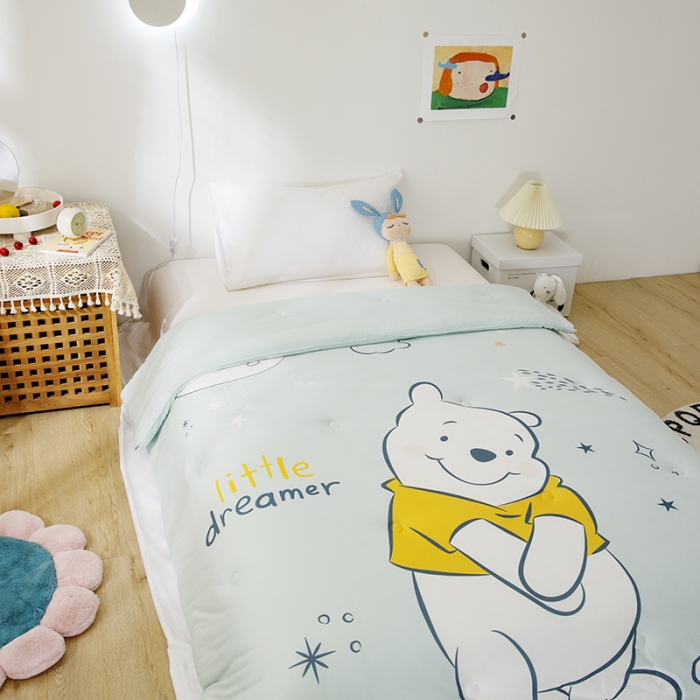 91家纺网 家纺一手货源 找家纺 小芽家居 迪士尼牛奶丝抗菌防螨被 星空维尼