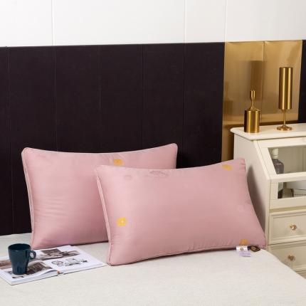 91家纺网 家纺一手货源 找家纺 （总）其乐枕芯 新款60S贡缎提花羽丝绒枕芯超柔慢回弹枕头超30天不退不换