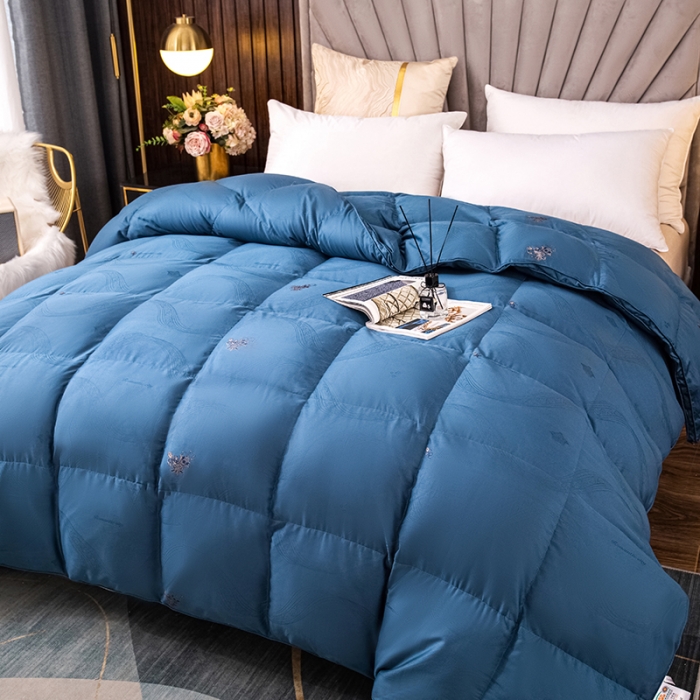 91家纺网 家纺一手货源 找家纺 俏企鹅 2025新款全棉大提花被子被芯-苏绣款 蓝色