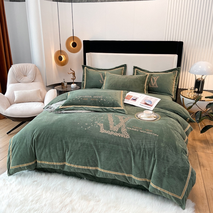 91家纺网 家纺一手货源 找家纺 2021新款高克重婴儿绒轻奢风刺绣四件套 ｖ－ｌｏｖｅ宝石绿