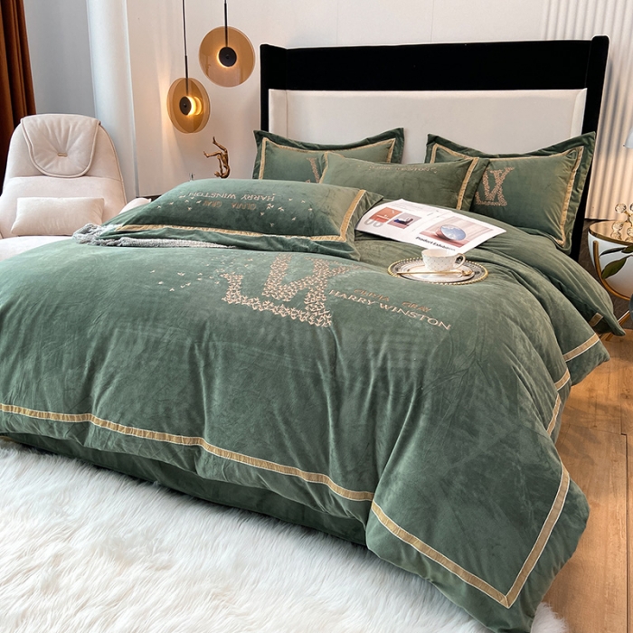 91家纺网 家纺一手货源 找家纺 2021新款高克重婴儿绒轻奢风刺绣四件套 ｖ－ｌｏｖｅ宝石绿