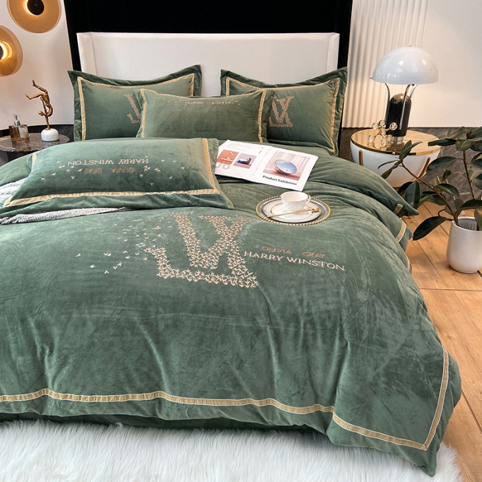 91家纺网 家纺一手货源 找家纺 2021新款高克重婴儿绒轻奢风刺绣四件套 ｖ－ｌｏｖｅ宝石绿