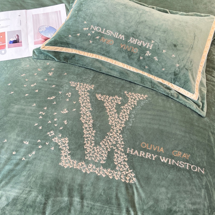 91家纺网 家纺一手货源 找家纺 2021新款高克重婴儿绒轻奢风刺绣四件套 ｖ－ｌｏｖｅ宝石绿