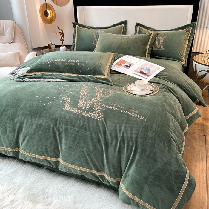 91家纺网 家纺一手货源 找家纺 2021新款高克重婴儿绒轻奢风刺绣四件套 ｖ－ｌｏｖｅ宝石绿