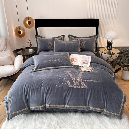 2021新款高克重婴儿绒轻奢风刺绣四件套 ｖ－ｌｏｖｅ深灰色