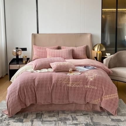 91家纺网 家纺一手货源 找家纺 博纳 2021新款牛奶绒刺绣四件套-千鸟格 豆沙