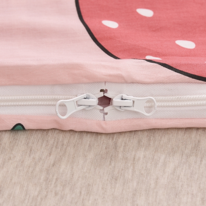 91家纺网 家纺一手货源 找家纺 吉咪兔家纺 2022新款全棉卡通大童睡袋防踢被 大草莓