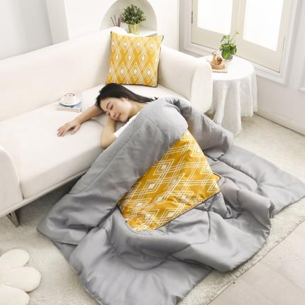 忆家抱枕被 2021新款精舒棉3D印花抱枕被 菱形