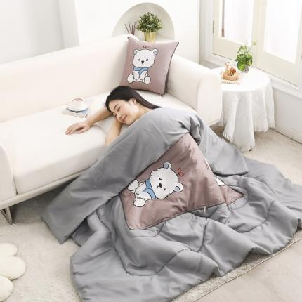 忆家抱枕被 2021新款精舒棉3D印花抱枕被 围巾熊