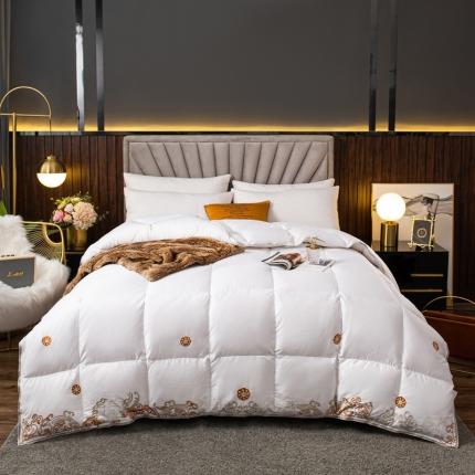 91家纺网 家纺一手货源 找家纺 （总）俏企鹅 2025新款绣花款-100s贡缎全棉白鹅绒被