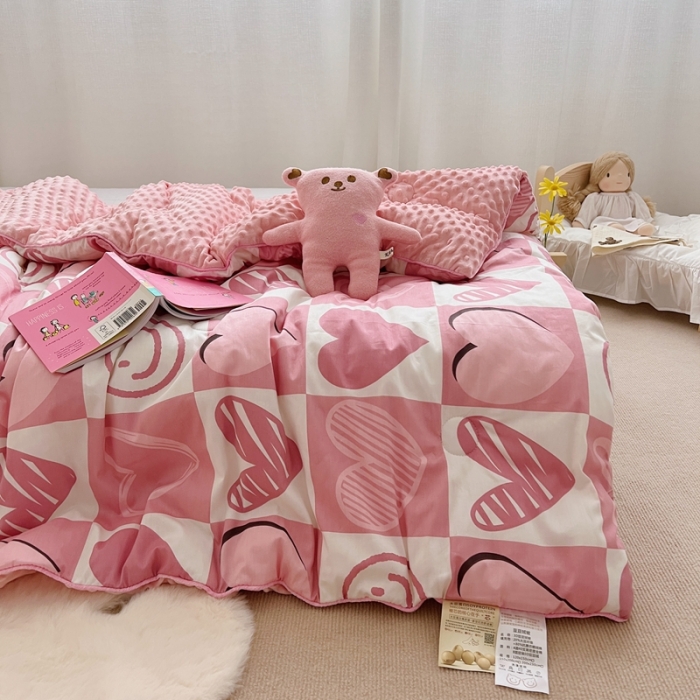 91家纺网 家纺一手货源 找家纺 星期八2021新款豆豆被冬被 爱心