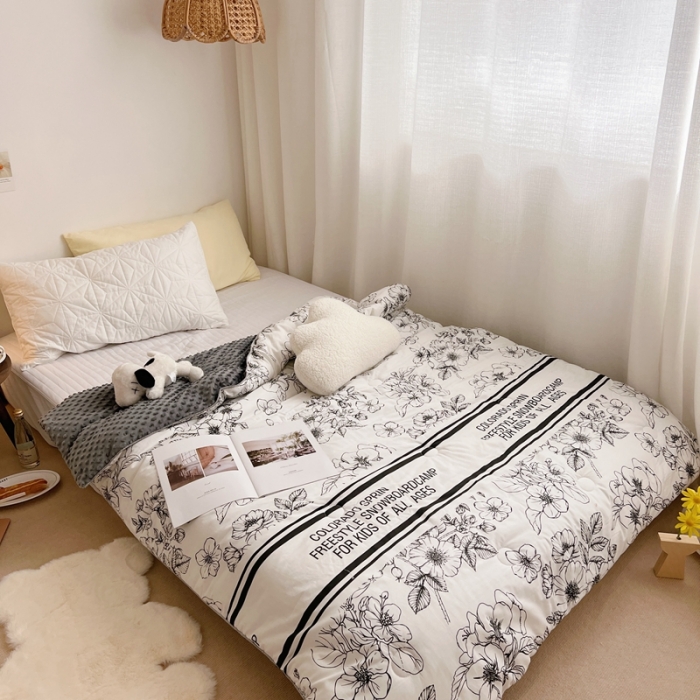 91家纺网 家纺一手货源 找家纺 星期八2021新款豆豆被冬被 黑茶横条