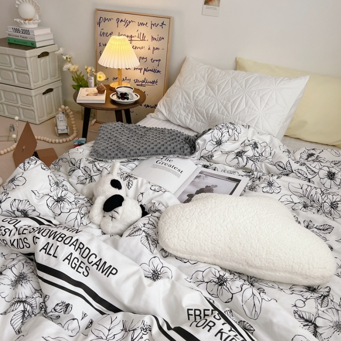 91家纺网 家纺一手货源 找家纺 星期八2021新款豆豆被冬被 黑茶横条