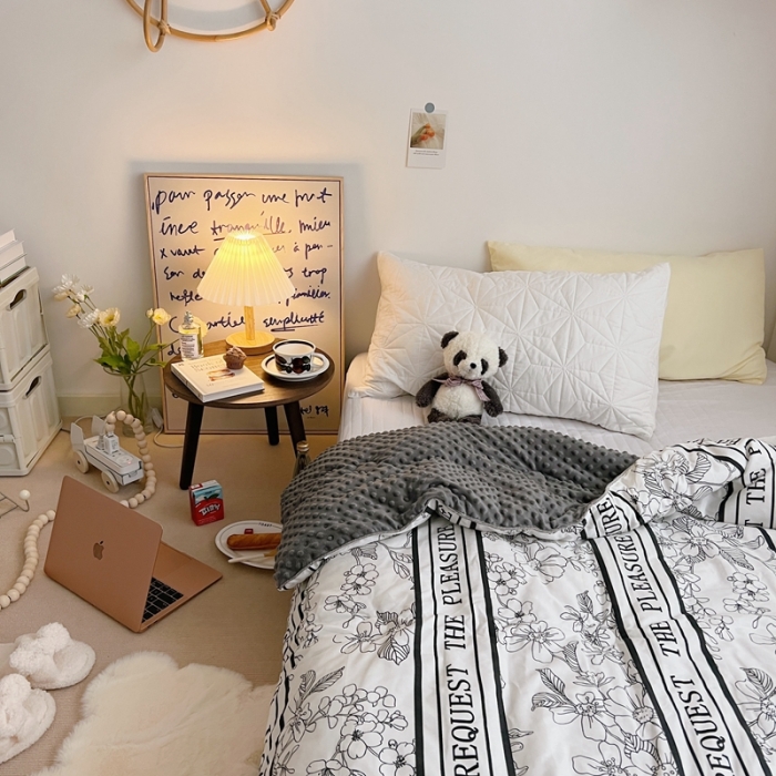 91家纺网 家纺一手货源 找家纺 星期八2021新款豆豆被冬被 黑茶竖条