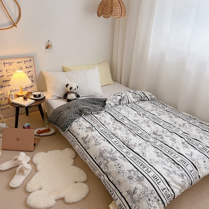 91家纺网 家纺一手货源 找家纺 星期八2021新款豆豆被冬被 黑茶竖条