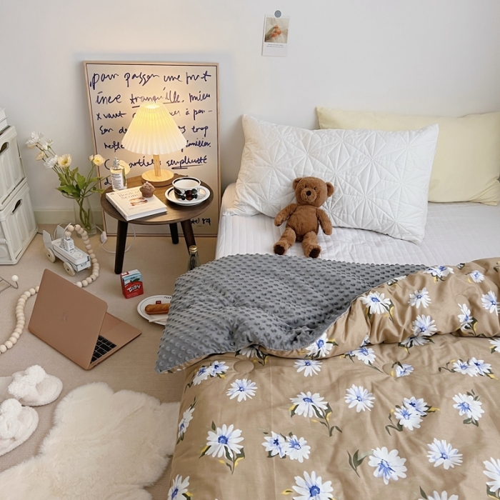 91家纺网 家纺一手货源 找家纺 星期八2021新款豆豆被冬被 咖色花