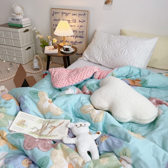 91家纺网 家纺一手货源 找家纺 星期八2021新款豆豆被冬被 奶油花