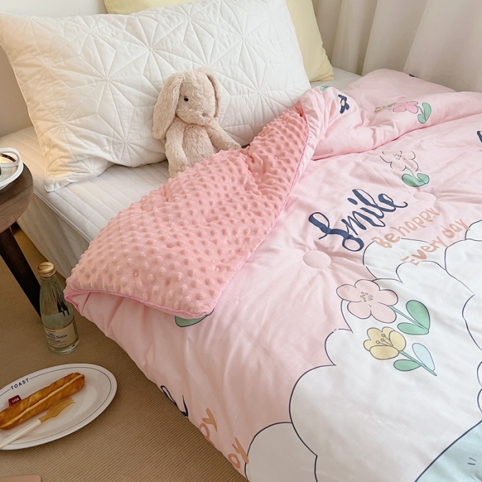 91家纺网 家纺一手货源 找家纺 星期八2021新款豆豆被冬被 奶油兔