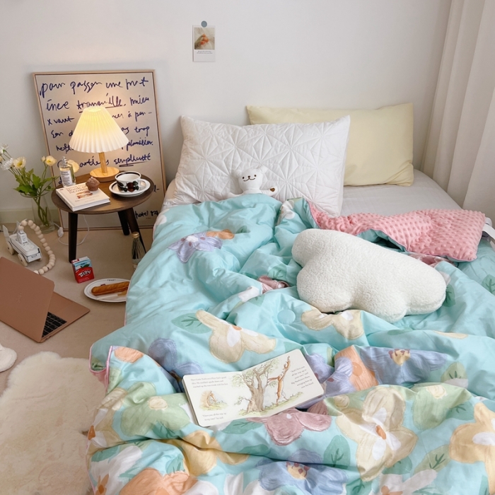 91家纺网 家纺一手货源 找家纺 星期八2021新款豆豆被冬被 奶油花