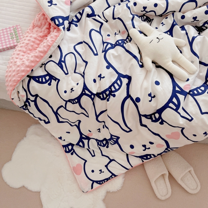 91家纺网 家纺一手货源 找家纺 星期八2021新款豆豆被冬被 兔兔帮