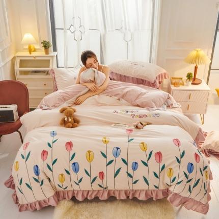 91家纺网 家纺一手货源 找家纺 卓尔居 2022新款220克婴儿绒花边款四件套 花舞