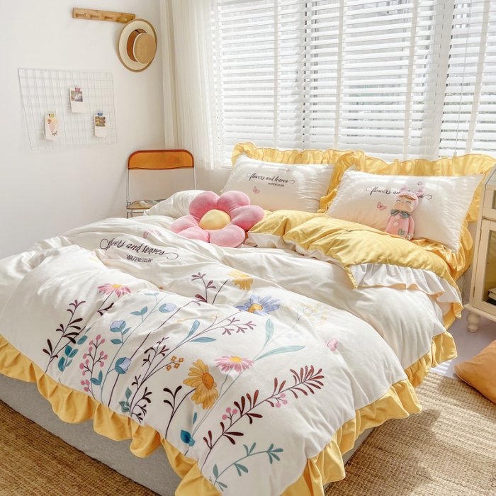 91家纺网 家纺一手货源 找家纺 卓尔居 2022新款220克婴儿绒花边款四件套 花韵