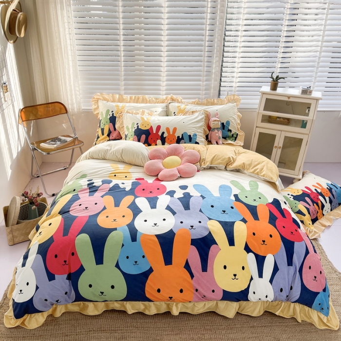 91家纺网 家纺一手货源 找家纺 卓尔居 2022新款220克婴儿绒花边款四件套 可爱兔