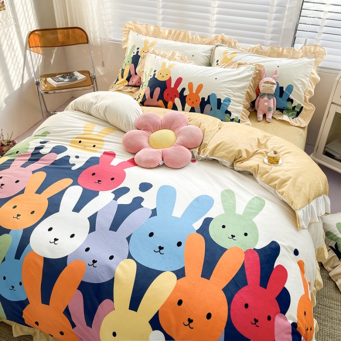 91家纺网 家纺一手货源 找家纺 卓尔居 2022新款220克婴儿绒花边款四件套 可爱兔