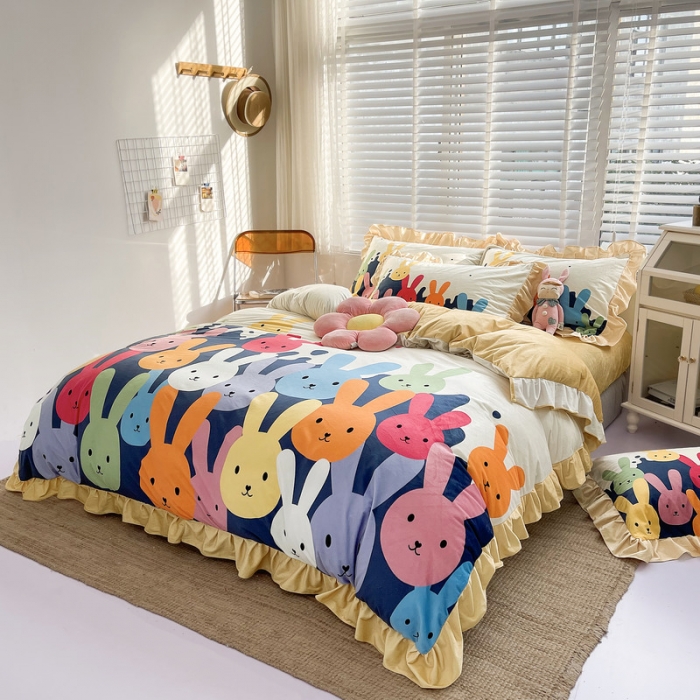 91家纺网 家纺一手货源 找家纺 卓尔居 2022新款220克婴儿绒花边款四件套 可爱兔