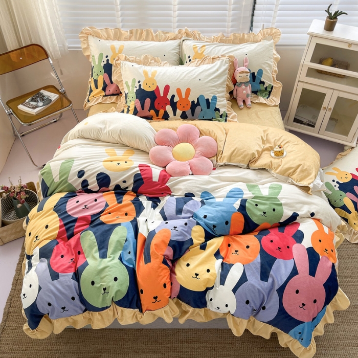 91家纺网 家纺一手货源 找家纺 卓尔居 2022新款220克婴儿绒花边款四件套 可爱兔