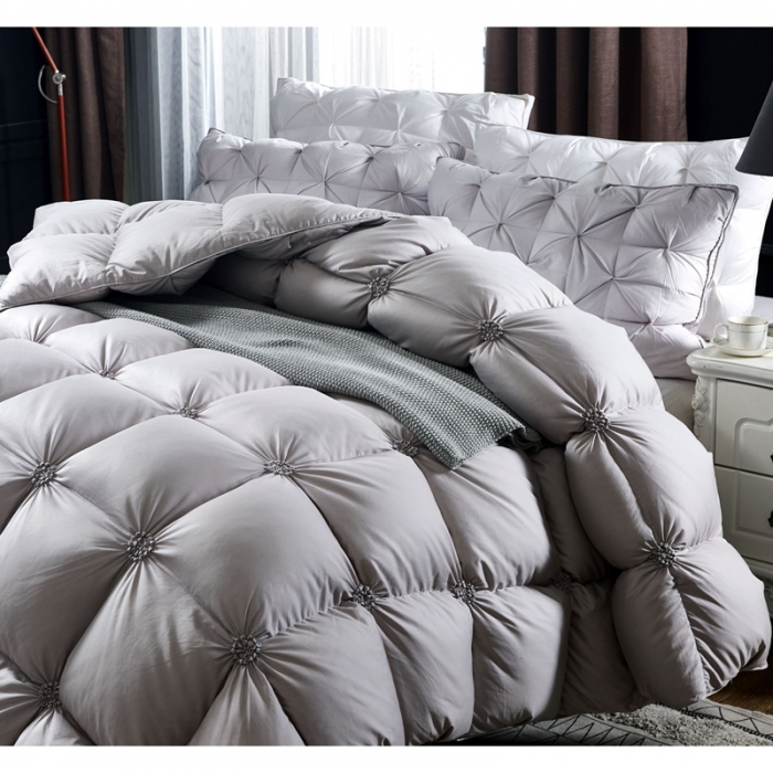 91家纺网 家纺一手货源 找家纺 锦瑞羽绒 2021新款90绒秋冬揪花被 银灰