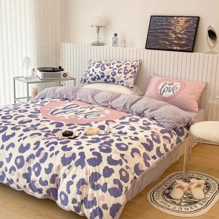 91家纺网 家纺一手货源 找家纺 昔可家纺 2021新款大版宝宝牛奶绒四件套 爱心豹纹