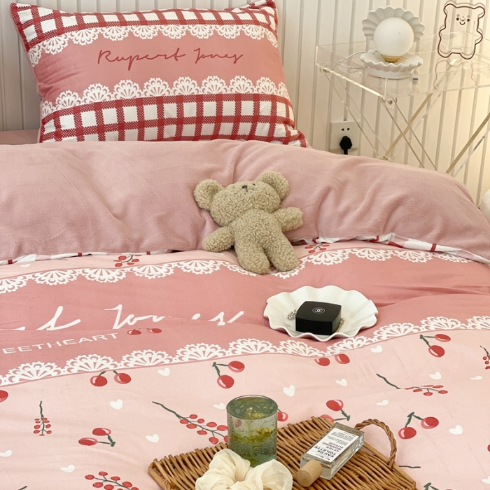 91家纺网 家纺一手货源 找家纺 昔可家纺 2021新款大版宝宝牛奶绒四件套 冬日果实