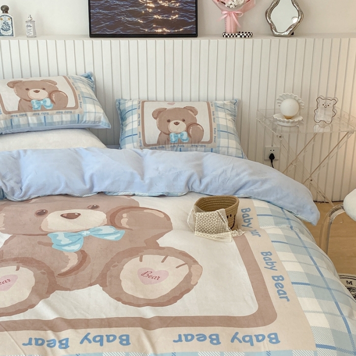 91家纺网 家纺一手货源 找家纺 昔可家纺 2021新款大版宝宝牛奶绒四件套 可爱小熊仔