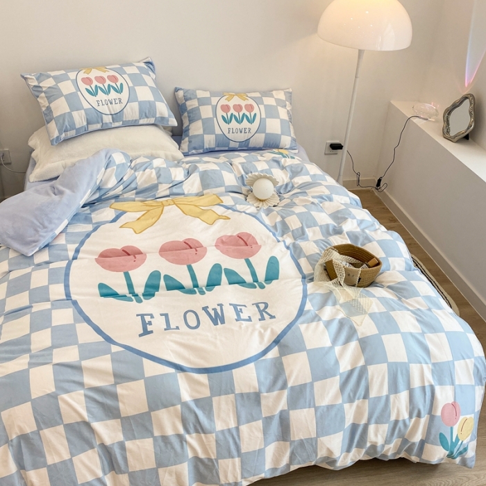 91家纺网 家纺一手货源 找家纺 昔可家纺 2021新款大版宝宝牛奶绒四件套 棋盘格花花