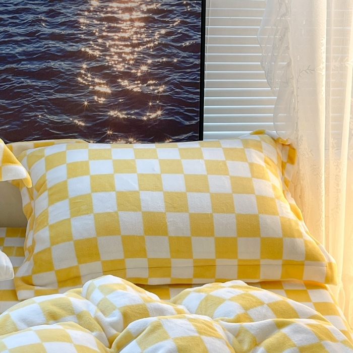 91家纺网 家纺一手货源 找家纺 昔可家纺 2021新款牛奶绒棋盘格系列四件套 黄