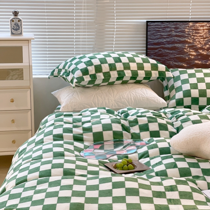 91家纺网 家纺一手货源 找家纺 昔可家纺 2021新款牛奶绒棋盘格系列四件套 绿