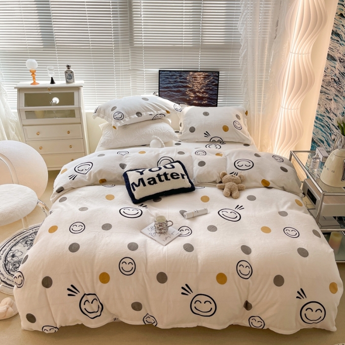 91家纺网 家纺一手货源 找家纺 昔可家纺 2021新款牛奶绒四件套-一批 波点笑脸