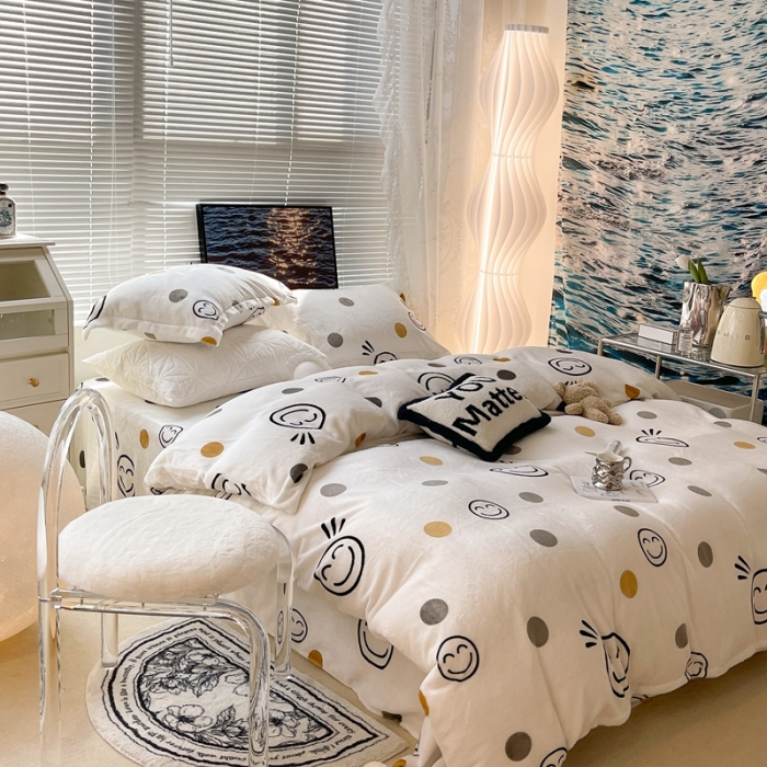 91家纺网 家纺一手货源 找家纺 昔可家纺 2021新款牛奶绒四件套-一批 波点笑脸