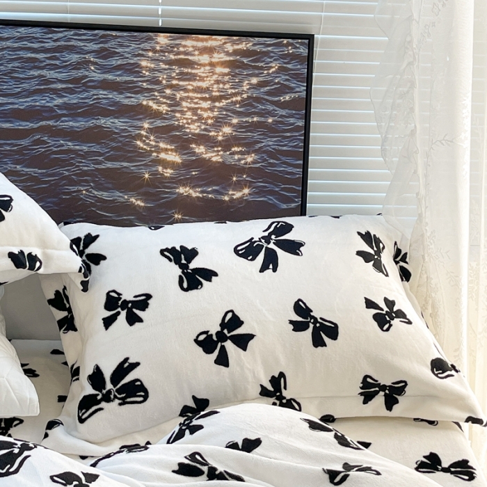 91家纺网 家纺一手货源 找家纺 昔可家纺 2021新款牛奶绒四件套-一批 赫本风黑蝴蝶结