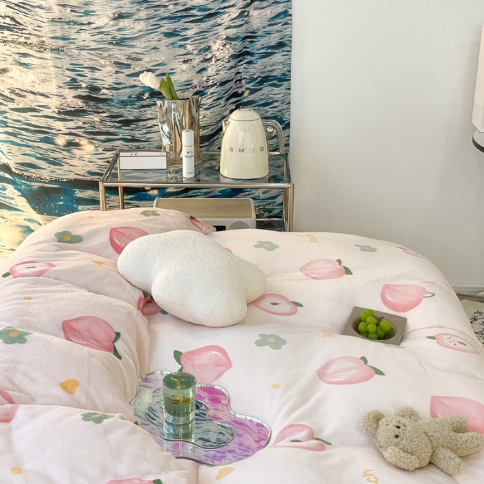 91家纺网 家纺一手货源 找家纺 昔可家纺 2021新款牛奶绒四件套-一批 卡通水蜜桃