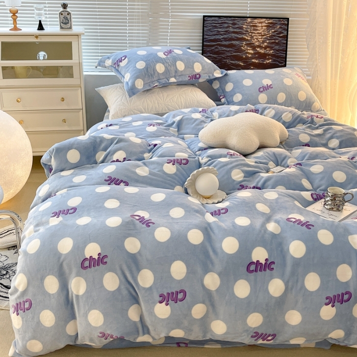 91家纺网 家纺一手货源 找家纺 昔可家纺 2021新款牛奶绒四件套-一批 蓝色波点chic