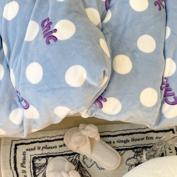 91家纺网 家纺一手货源 找家纺 昔可家纺 2021新款牛奶绒四件套-一批 蓝色波点chic