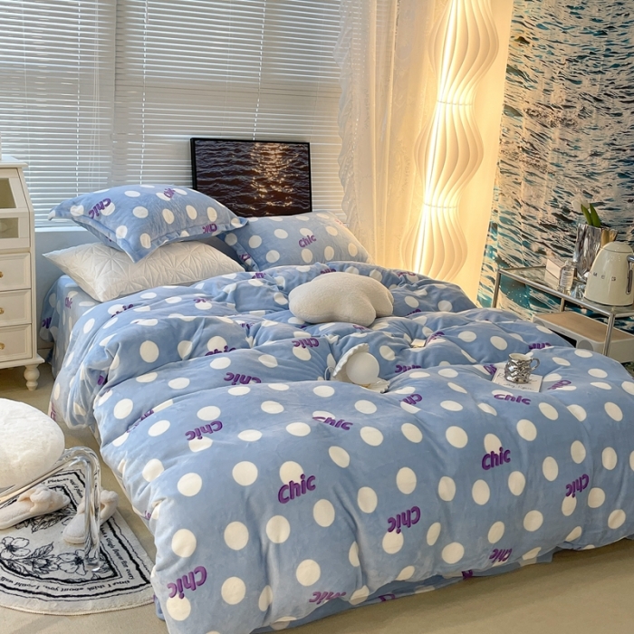 91家纺网 家纺一手货源 找家纺 昔可家纺 2021新款牛奶绒四件套-一批 蓝色波点chic