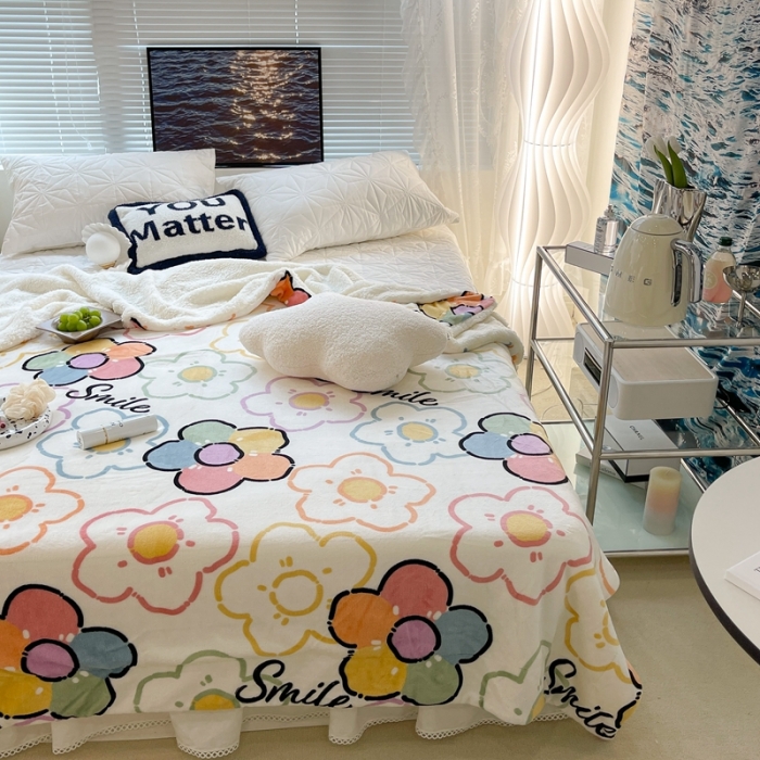 91家纺网 家纺一手货源 找家纺 昔可家纺 2021新款牛奶羊羔绒印花毯 彩色微笑花