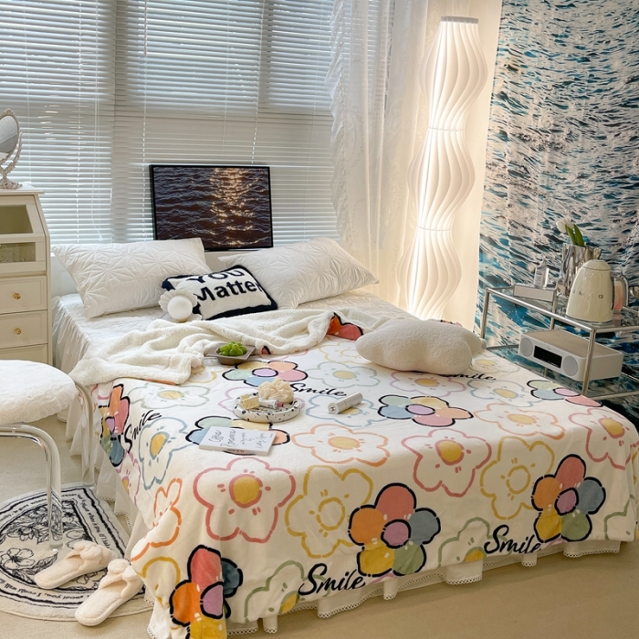 91家纺网 家纺一手货源 找家纺 昔可家纺 2021新款牛奶羊羔绒印花毯 彩色微笑花