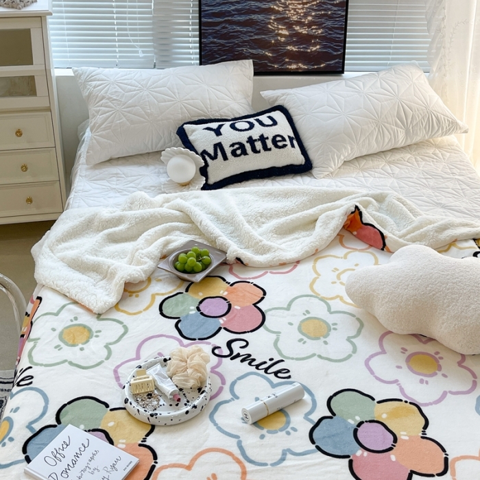 91家纺网 家纺一手货源 找家纺 昔可家纺 2021新款牛奶羊羔绒印花毯 彩色微笑花