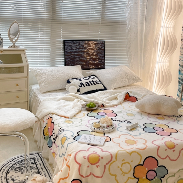 91家纺网 家纺一手货源 找家纺 昔可家纺 2021新款牛奶羊羔绒印花毯 彩色微笑花