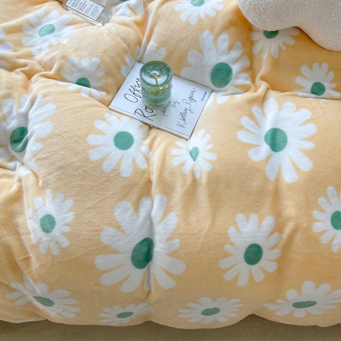 91家纺网 家纺一手货源 找家纺 昔可家纺 2021新款牛奶绒四件套-一批 奶黄雏菊花