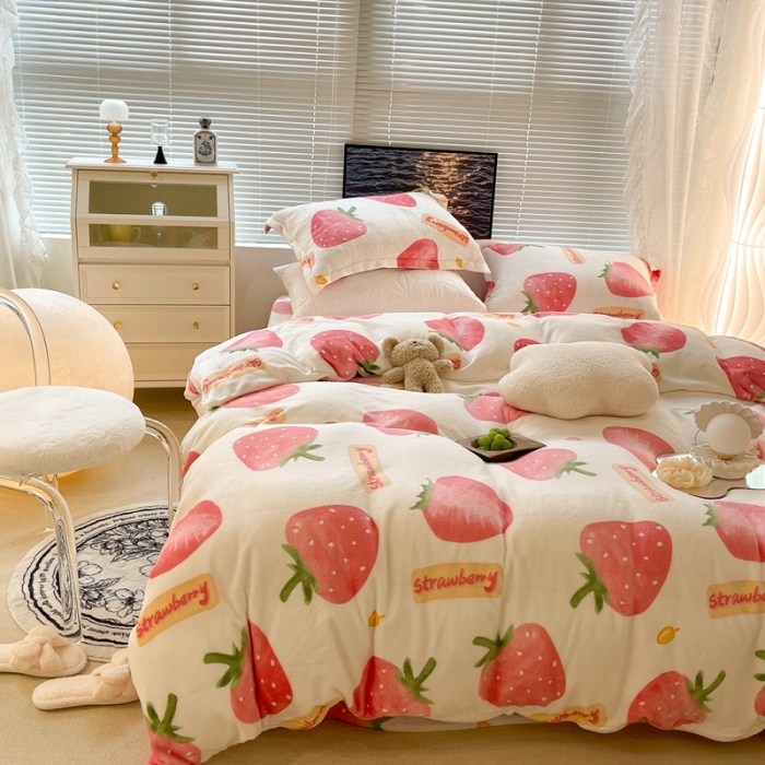 91家纺网 家纺一手货源 找家纺 昔可家纺 2021新款牛奶绒四件套-一批 奶油大草莓